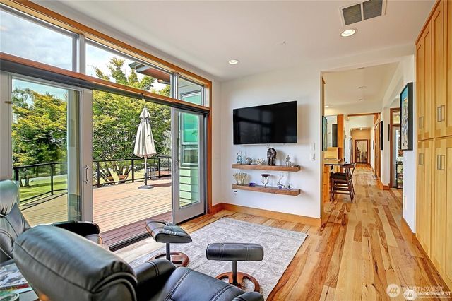 28407 Pioneer Highway, Stanwood, WA 98292