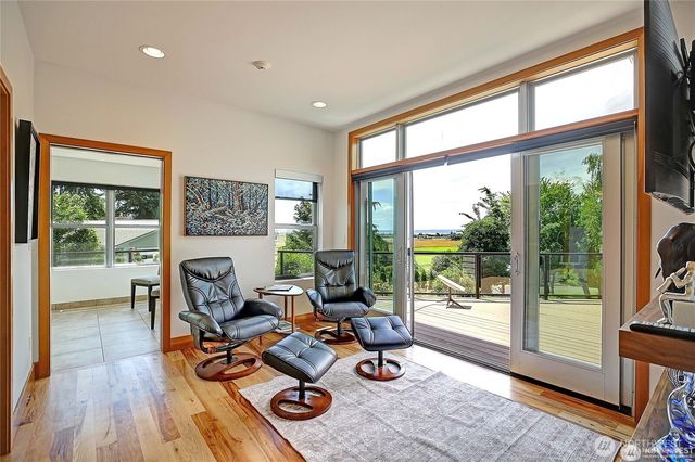 28407 Pioneer Highway, Stanwood, WA 98292