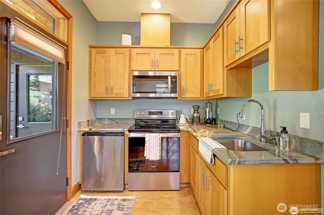 28407 Pioneer Highway, Stanwood, WA 98292