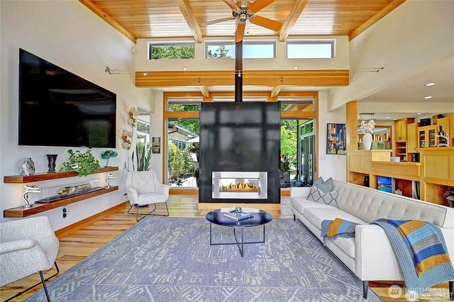 28407 Pioneer Highway, Stanwood, WA 98292