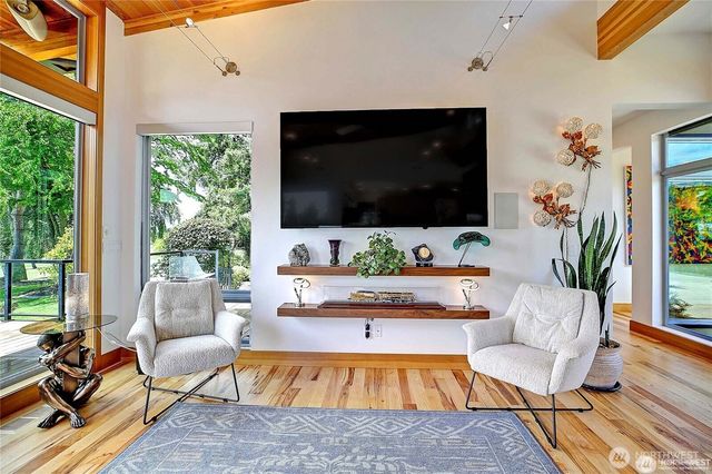 28407 Pioneer Highway, Stanwood, WA 98292