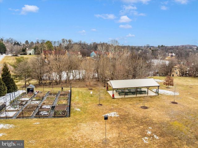 10739 LAKE POINT CT, New Market, MD 21774