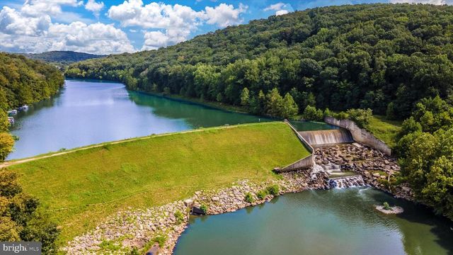 10739 LAKE POINT CT, New Market, MD 21774