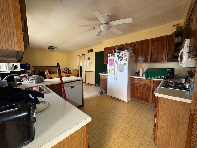 5185 Coulter Road, Oak Forest, IL 60452