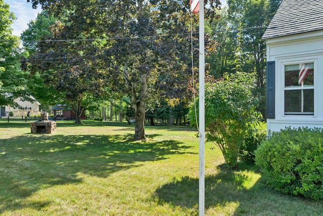 44 Waumbeck Road, Wolfeboro, NH 03894