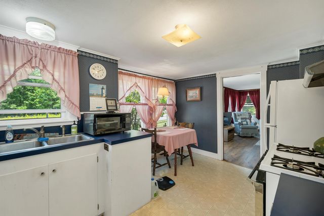 44 Waumbeck Road, Wolfeboro, NH 03894