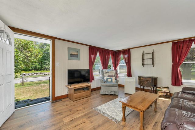 44 Waumbeck Road, Wolfeboro, NH 03894