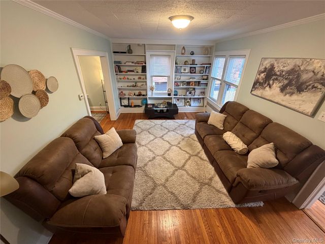 180 Atlantic Avenue, Lynbrook, NY 11563