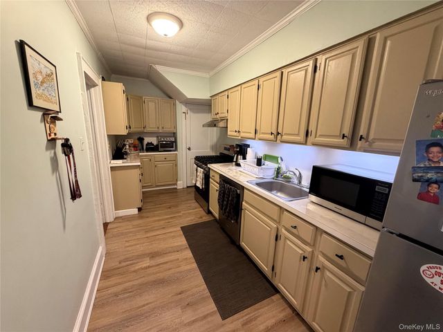 180 Atlantic Avenue, Lynbrook, NY 11563