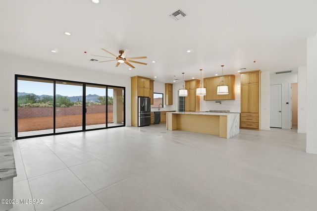 3363 W Jayte Court W, Tucson, AZ 85745