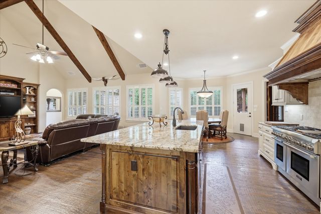 6751 Robinson Canyon Road, Aubrey, TX 76227