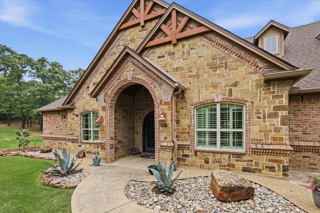 6751 Robinson Canyon Road, Aubrey, TX 76227