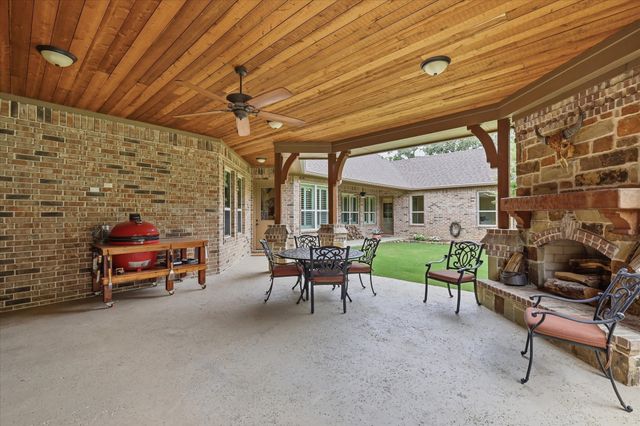 6751 Robinson Canyon Road, Aubrey, TX 76227