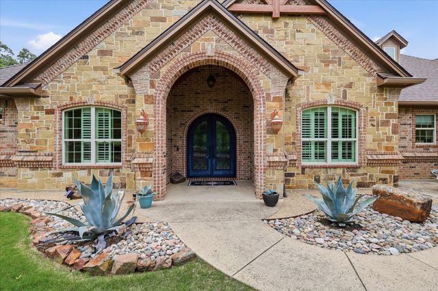 6751 Robinson Canyon Road, Aubrey, TX 76227