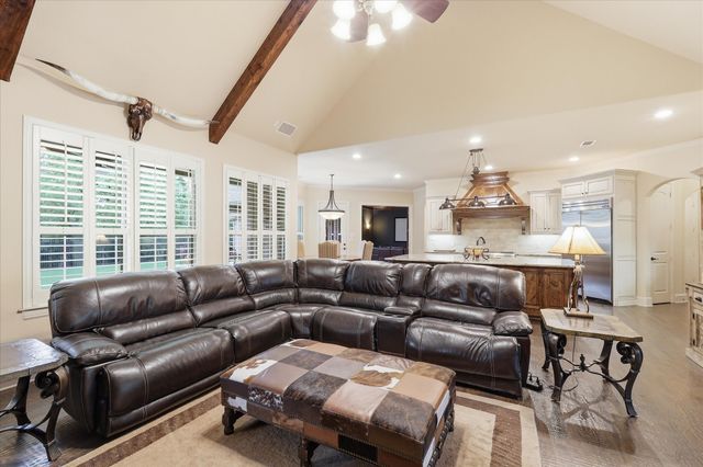 6751 Robinson Canyon Road, Aubrey, TX 76227