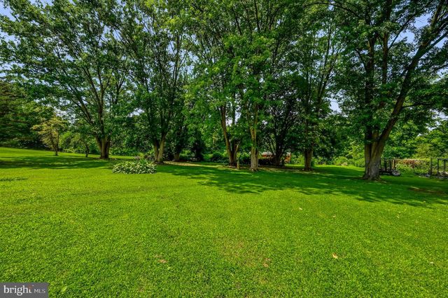 893 OLD FORGE RD, Oxford, PA 19363