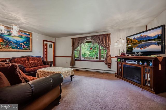 893 OLD FORGE RD, Oxford, PA 19363