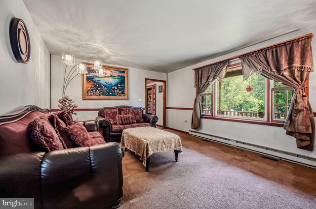 893 OLD FORGE RD, Oxford, PA 19363
