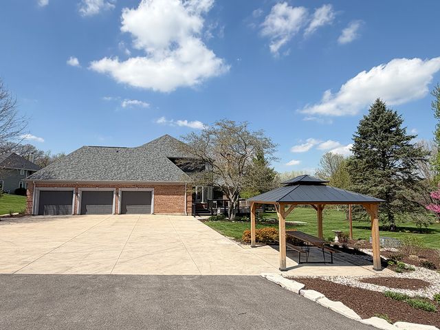 3N705 Roberts Road, Elburn, IL 60119