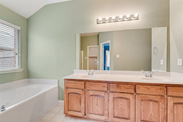 2801 Redwood Street, Royse City, TX 75189