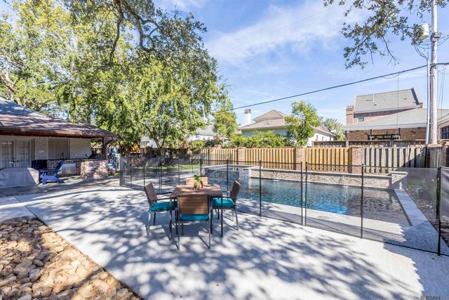 4843 Sweetbriar St, Baton Rouge, LA 70808