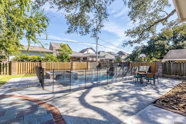 4843 Sweetbriar St, Baton Rouge, LA 70808