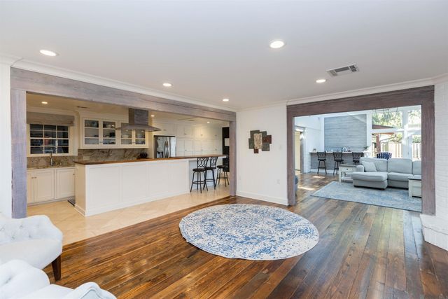 4843 Sweetbriar St, Baton Rouge, LA 70808