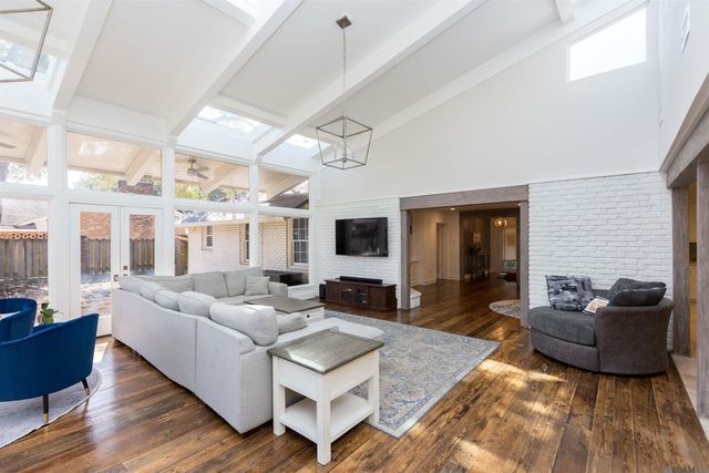 4843 Sweetbriar St, Baton Rouge, LA 70808