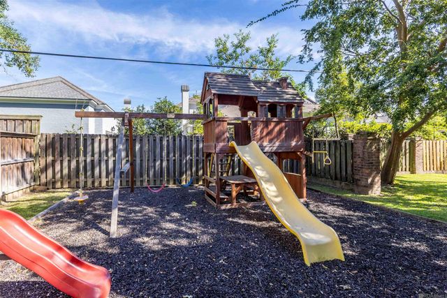 4843 Sweetbriar St, Baton Rouge, LA 70808