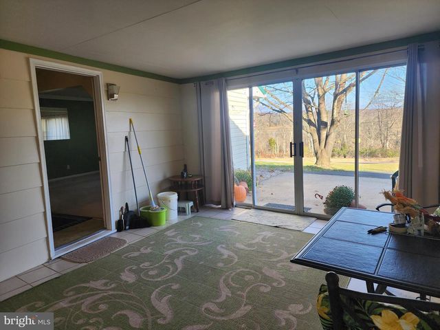 5895 FORT ASHBY RD, Keyser, WV 26726