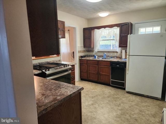 5895 FORT ASHBY RD, Keyser, WV 26726