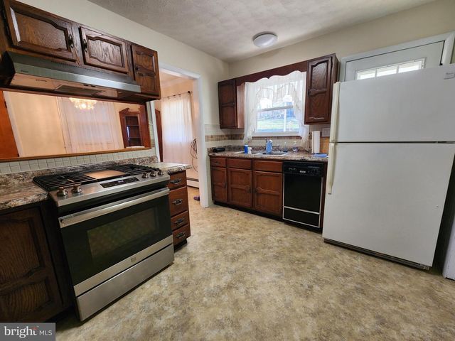 5895 FORT ASHBY RD, Keyser, WV 26726