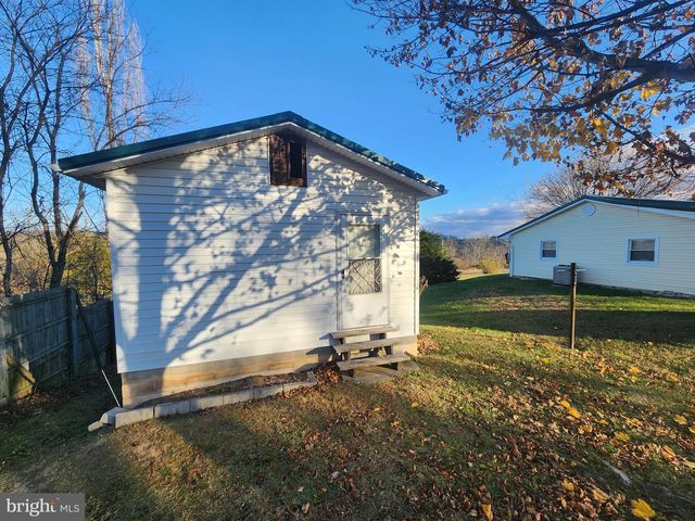 5895 FORT ASHBY RD, Keyser, WV 26726