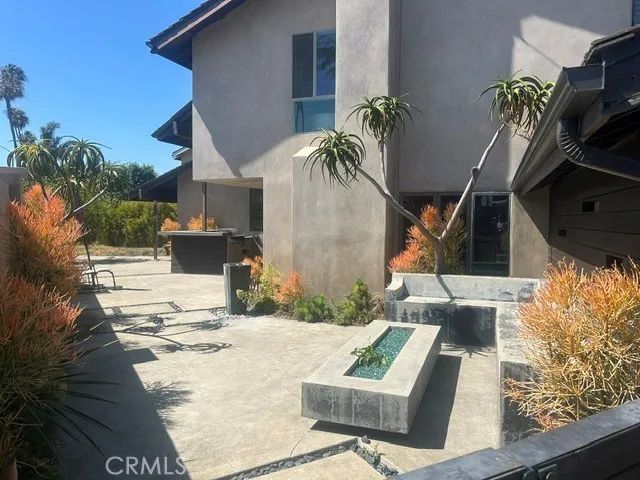 75 Adams Avenue, Huntington Beach, CA 92648