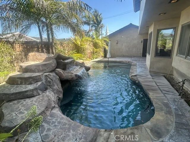 75 Adams Avenue, Huntington Beach, CA 92648