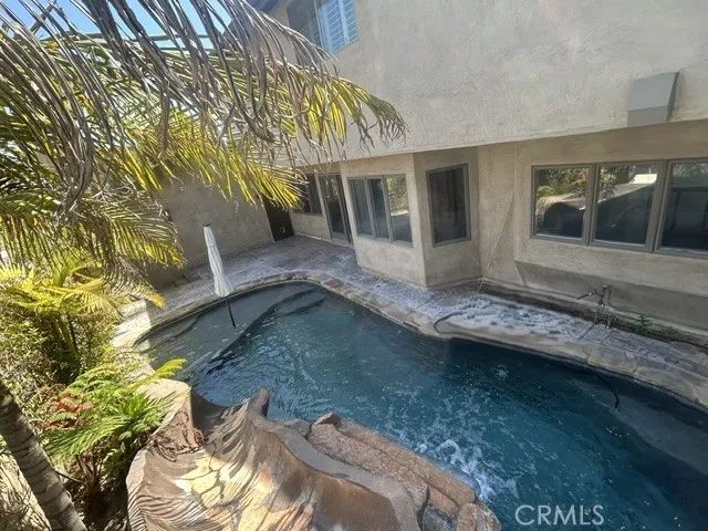 75 Adams Avenue, Huntington Beach, CA 92648