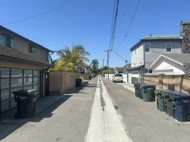 75 Adams Avenue, Huntington Beach, CA 92648