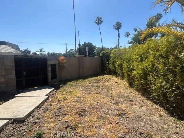 75 Adams Avenue, Huntington Beach, CA 92648