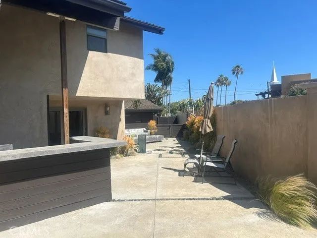 75 Adams Avenue, Huntington Beach, CA 92648