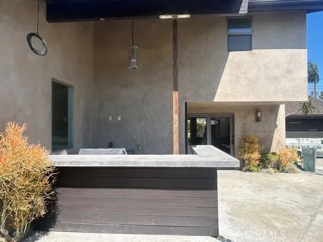 75 Adams Avenue, Huntington Beach, CA 92648