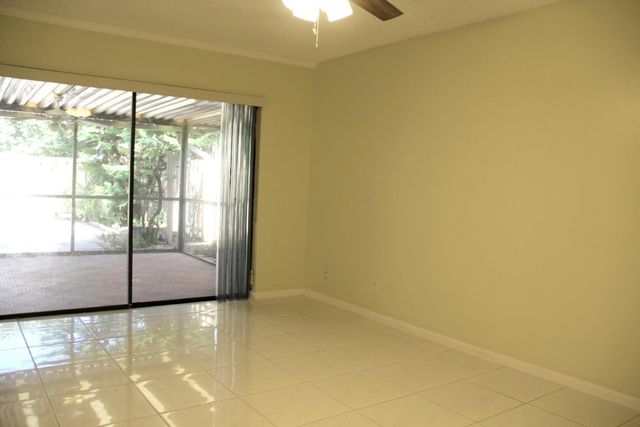 729 NW 29th Avenue, Delray Beach, FL 33445