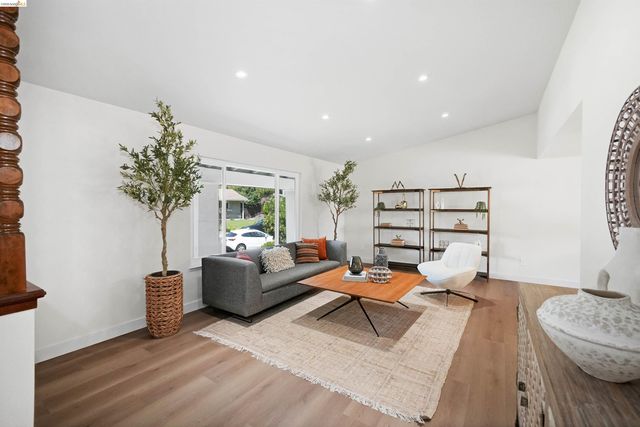2704 Mohawk Cir, San Ramon, CA 94583