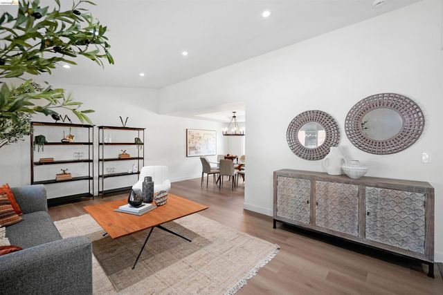 2704 Mohawk Cir, San Ramon, CA 94583