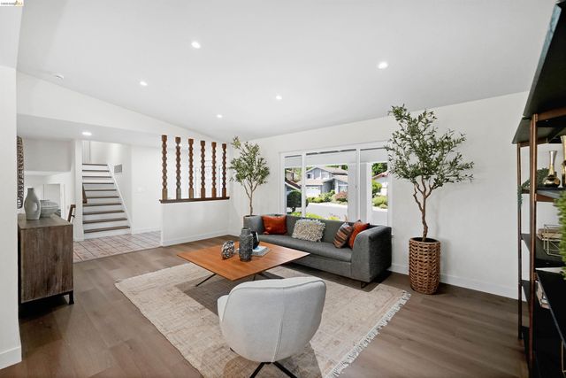 2704 Mohawk Cir, San Ramon, CA 94583
