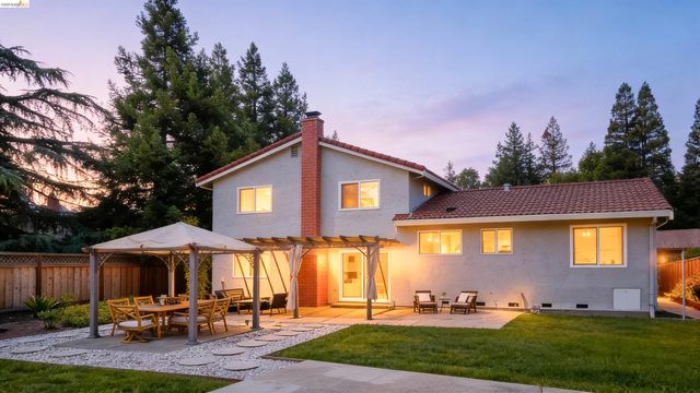 2704 Mohawk Cir, San Ramon, CA 94583