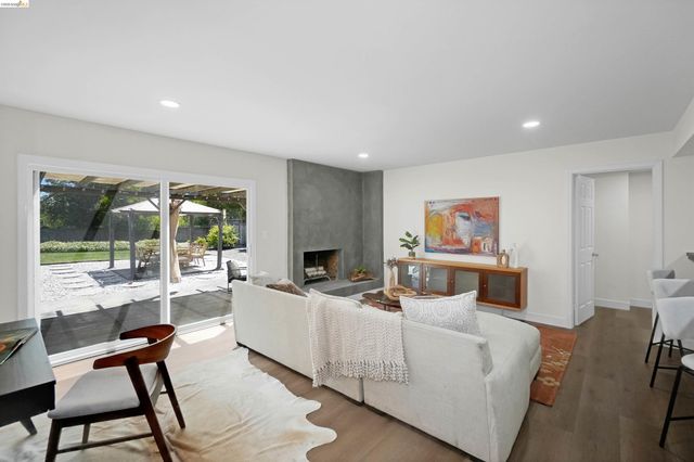 2704 Mohawk Cir, San Ramon, CA 94583