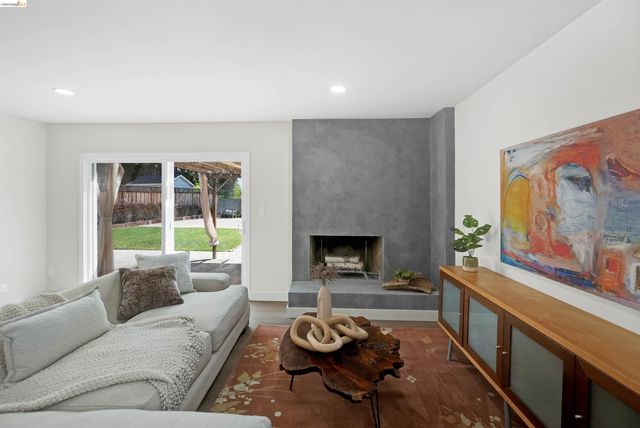 2704 Mohawk Cir, San Ramon, CA 94583