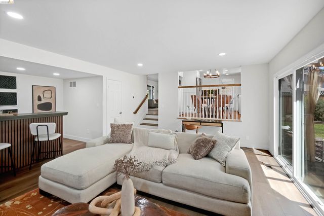 2704 Mohawk Cir, San Ramon, CA 94583