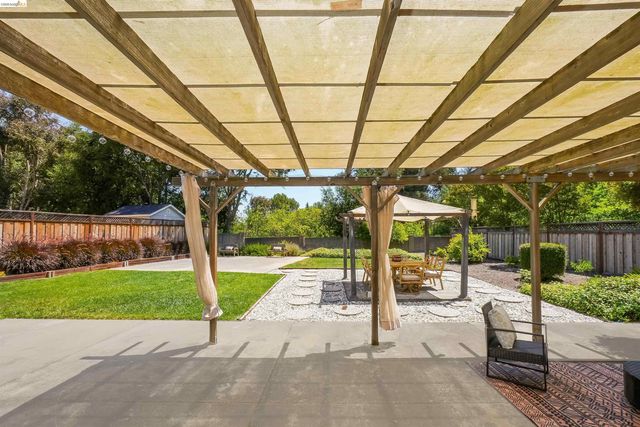 2704 Mohawk Cir, San Ramon, CA 94583