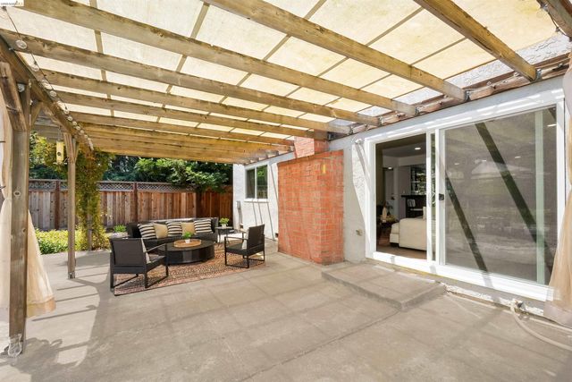 2704 Mohawk Cir, San Ramon, CA 94583